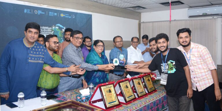 ‘সিইউডিএস-ডিওই বিশ্ব পরিবেশ দিবস আন্তঃবিশ্ববিদ্যালয় বিতর্ক উৎসব ২০২২’ এ চবি চ্যাম্পিয়ন